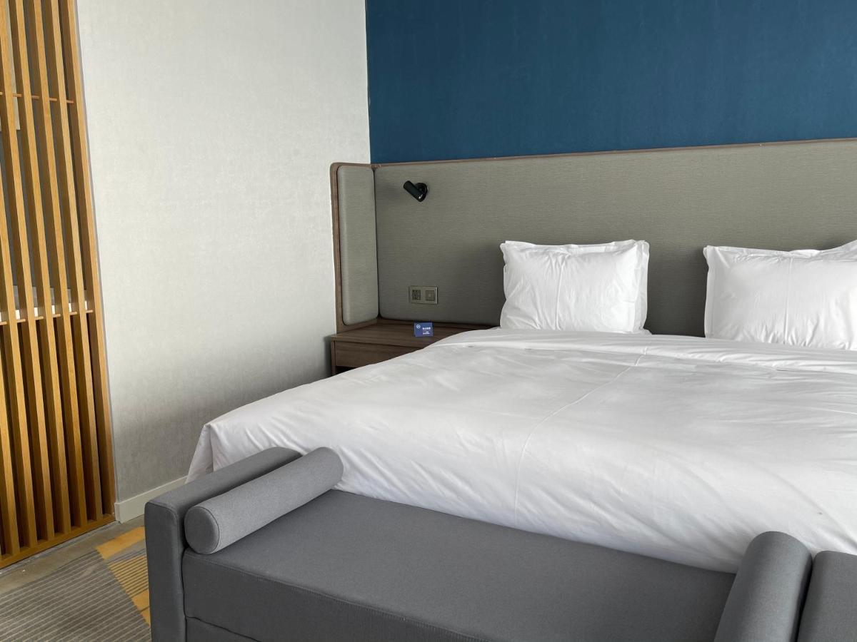 Holiday Inn Express Ulanqab Jining By Ihg Exterior foto
